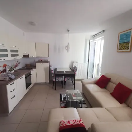 Studio Hana Apartment Izola